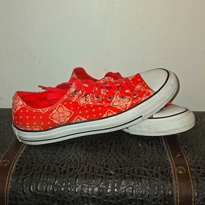 Converse Coral color print Sneakers Sz 9